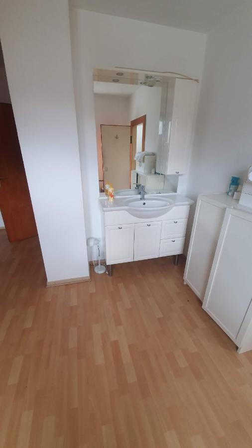 Große Wohnung für 12 Mann Büdingen Exterior foto